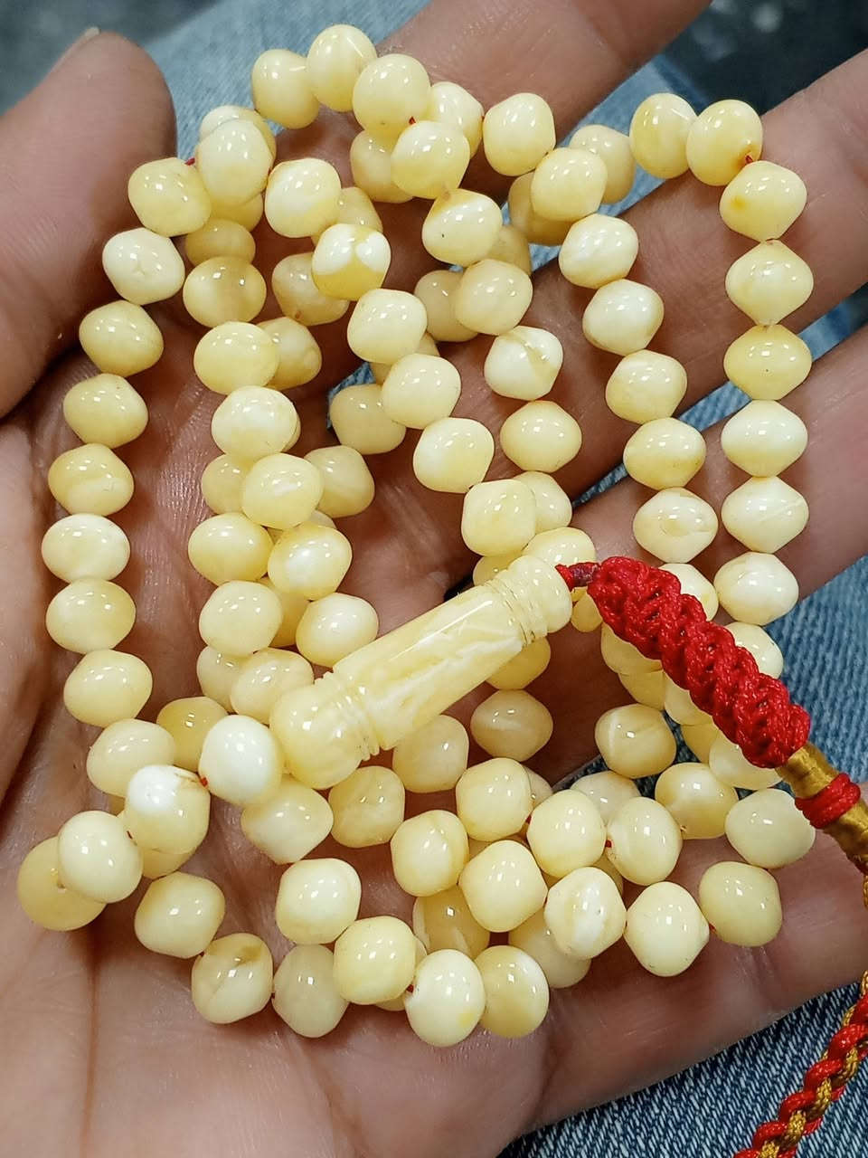 قطعه جبس ولا غلطة الوزن ٢٣ غرام عدد الحبات ١٢٥ حبة سعر الغرام ٥ دولار بغداد ***********
