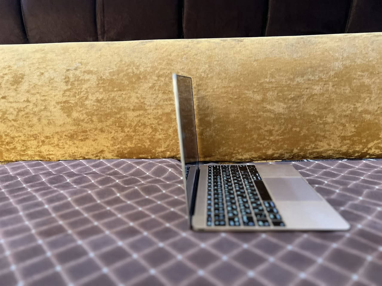سلام عليكم حاسبه ايفون MacBook حاسبه تخبل ذاكره 256 جاي تحدث اخر اصدار 26.2 مكفوله من كلشي ملحقات كامله ووياه كارت ضمان مالته للبيع او مراوس بايباد شعندك نزل ونتراهم 
مكاني مسيب طريق كربلاء بغداد❤️🙏🏻


**إذا كنت صاحب هذا الإعلان وتريد حذفه لأي سبب، رجاءا أرسل رسالة إلى الدعم الفني**