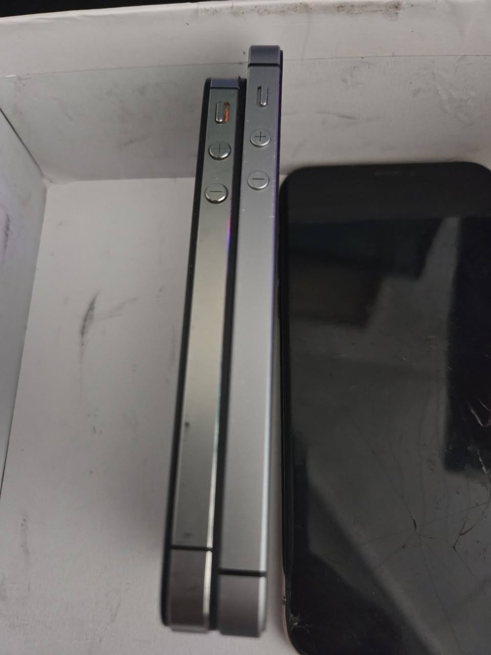 تلفونات مال امازون
مقفولات برمز 
ابيحن اثنيناتهن ب 50 
وتوصيل موجود


**إذا كنت صاحب هذا الإعلان وتريد حذفه لأي سبب، رجاءا أرسل رسالة إلى الدعم الفني**