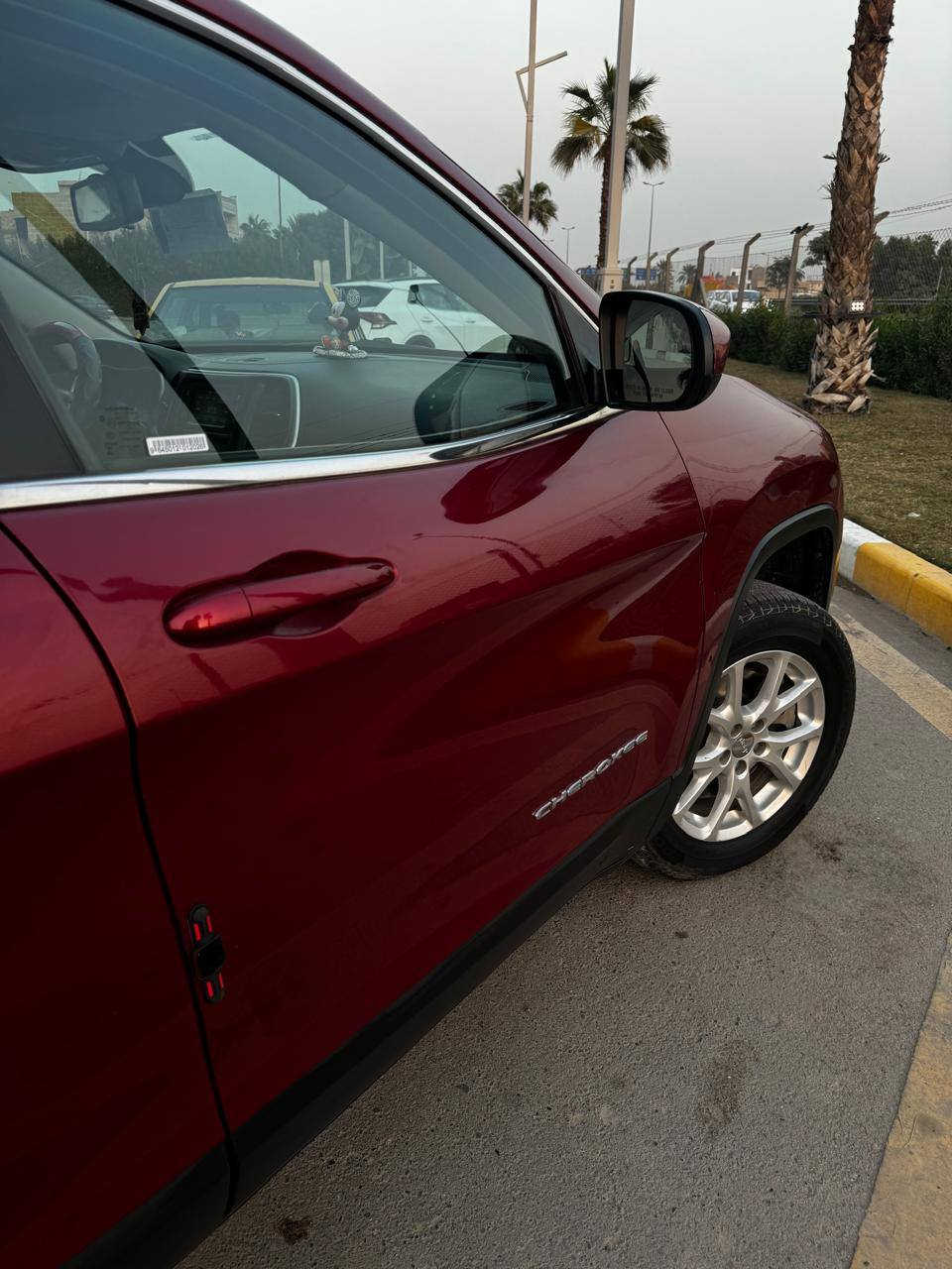 السلام عليكم
جيب بزون2014
محرك جديد 2400 السياره ماشيه 83 وقابل للزياده
السياره مكفوله من الصبغ والتبديل
هزه ورقم جديد بسي ورقمها شبه مميز
السياره جاهزه عليها ادامه كامله 
مكان السياره الغزاليه 
السعر 117
للاستفسار 
***********
