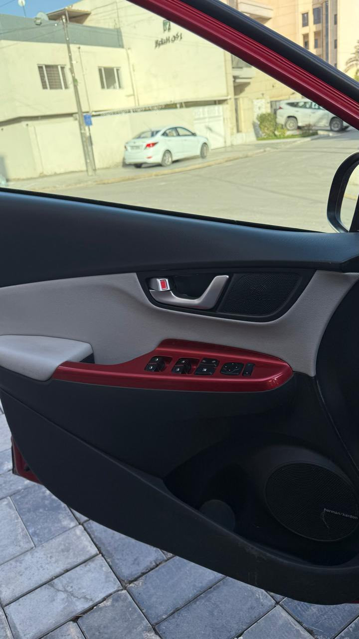 للبيع كونا 2022 وارد امريكي صور الحادث في الخاص
ماشيه90000 كم محرك 1600 تيربو 
فول مواصفات 
تو كلر
فور ويل Awd
4W
اشاير بالمري  ويل كب 17 
تحكمات ستيرن جهتين
 بصمه سويج بصمه ابواب
كرسي كهرباء
تدفئه كشنات 
شاشه كبيره لمس
شاحن وايرليس
انارة داخلية
لايتات زنون
انظمة قيادة 
مثبت سرعة 
اوتو هولد -اوتو ستوب- بريك ذاتي
سايد بريك كهرباء 
تحدد مسار 
رادار امامي- خلفي - جانبي 
نقطة عمياء
مكانها بغداد الحارثية
السياره رقمها بغداد
السعر 115  وبيها مجال
للاستفسار الاتصال ع رقم ***********
