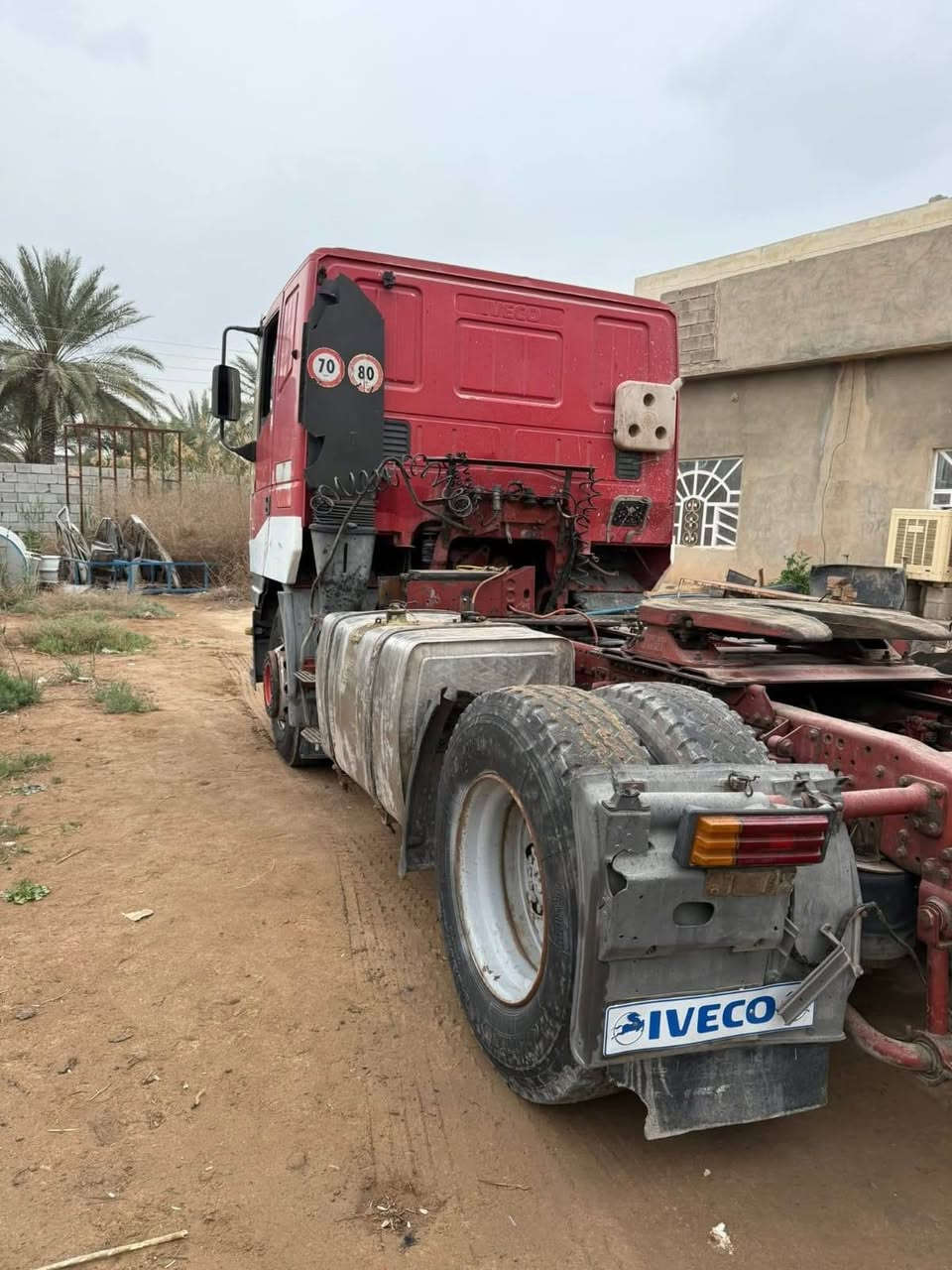السلام عليكم سياره  البيع موديل 96 مربوطه صهريج رقم ديالى شرطه تحويل سنويه ساقطه كير ماكينه اكسل  بشرط السعر 65 بها مجال شيء قليل الشراي يتصل والعنوان ديالى بعقوبه على القدس ***********
