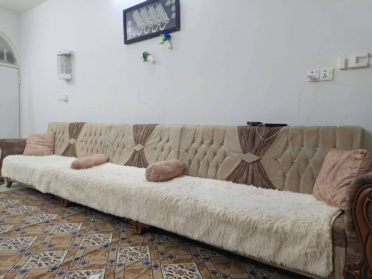 غراض منزل للبيع قنفات صوبه غازي
مكنسه كهربائي سعر شلع 150 وبي مجال 
***********
