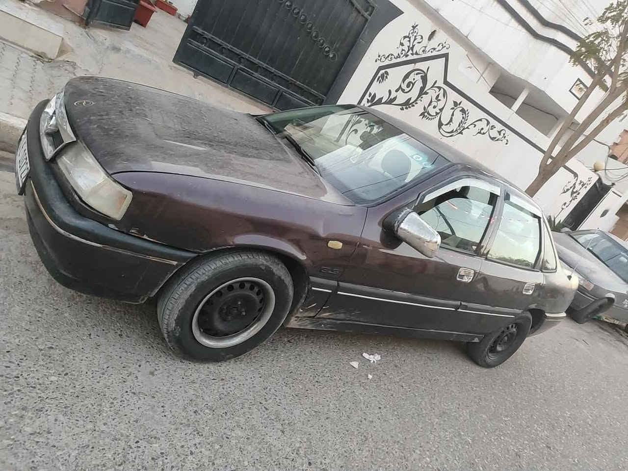 اوبل فكترا 1991 حجم 16 سيارة بلادية بدون ضربه بدون صبغ هلالات بعده شركه ما معمر  رقم بغداد سنوية ب اسمي ل2031  شرط تحويل وكالة محرك كير شرط ب كارتون راديتر بنكه سلف داينمو قوايش باتري فيت بم بلكات كله ب كارتون مسجل سماعات كله جديد شرط سيارة مال بيت وشايف الف خيرها الي يصير من قسمته سعرها 38 بي مجال بسيط حق جية مكاني كركوك 
***********
