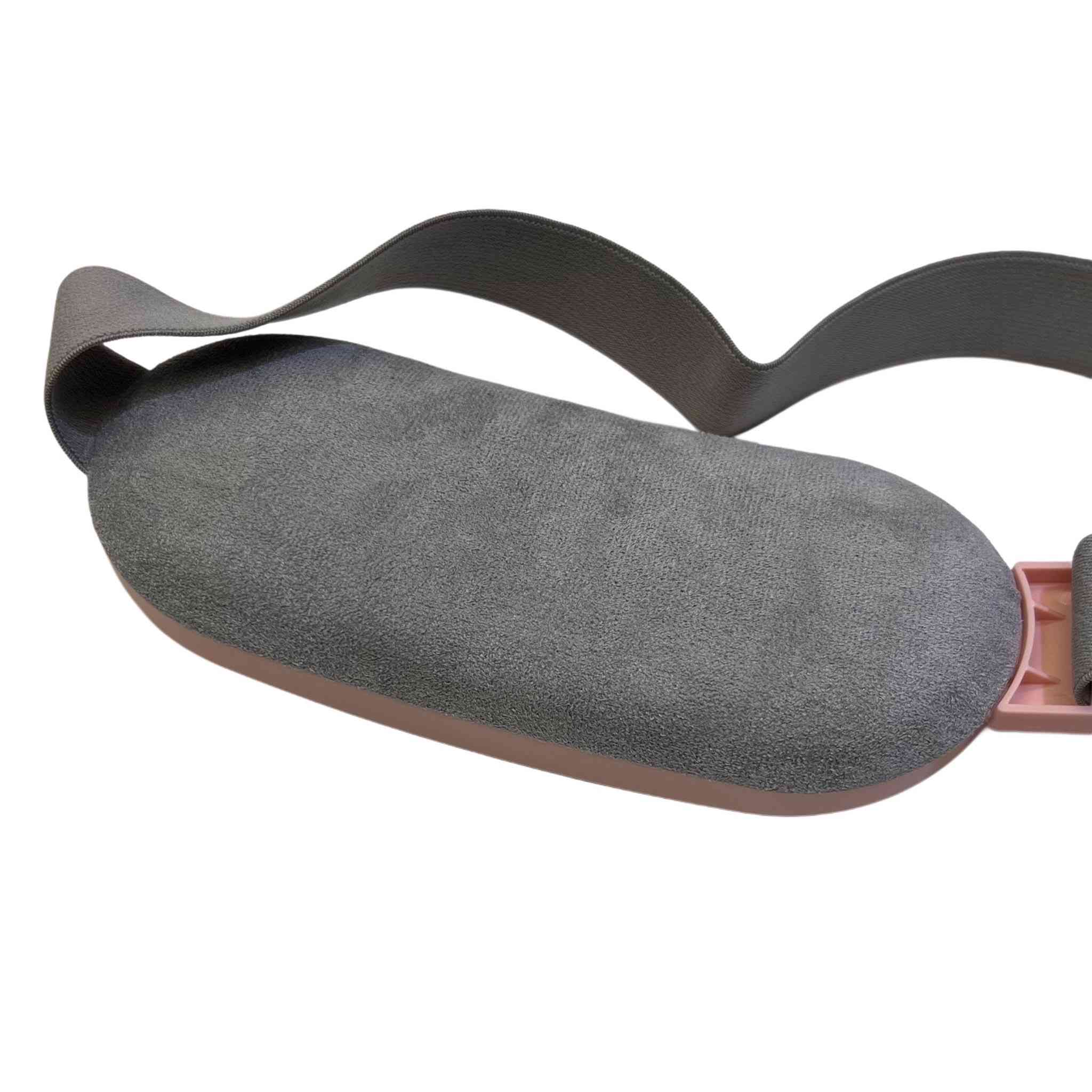 حزام تدفئة ذكي للبطن والخصر مع اهتزاز – قابل للشحن USB

حزام تدفئة عملي مصمم لمنطقة البطن والخصر يعتمد على تقنية التسخين بالجرافين، ويوفر مستويات حرارة متعددة مع أوضاع اهتزاز للمساعدة في تدفئة المنطقة بشكل مريح أثناء الاستخدام.

• تقنية تسخين بالجرافين توفر تدفئة سريعة خلال حوالي 5 ثوانٍ.

• ثلاث درجات حرارة قابلة للتغيير: ‎50°‎ / ‎55°‎ / ‎60°‎ مئوية.

• أربع أوضاع اهتزاز (M1 / M2 / M3 / M4) يمكن اختيارها حسب الحاجة.

• تشغيل بسيط بزر واحد مع شاشة عرض ومفاتيح للتحكم بالحرارة والاهتزاز.

• تصميم حزام مخصص لمنطقة الخصر والبطن لراحة الاستخدام.

• إيقاف تلقائي بعد 30 دقيقة عند عدم وجود حركة.

• نوع المنتج: حزام تدفئة ذكي للبطن والخصر
• المقاس: ‎185 × 85 × 25 مم
• المادة: ABS + قماش مخملي
• درجات الحرارة: ‎50°‎ / ‎55°‎ / ‎60°‎ مئوية
• أوضاع الاهتزاز: 4 مستويات (M1 – M4)
• طريقة الشحن: كابل USB
• جهد الشحن: ‎5V‎
• نطاق الاستخدام: الخصر والبطن

محتويات العلبة:
• حزام التدفئة الذكي
• كابل شحن USB
• كتيب التعليمات##@

السعر ١٨ مع التوصيل

#


**إذا كنت صاحب هذا الإعلان وتريد حذفه لأي سبب، رجاءا أرسل رسالة إلى الدعم الفني**