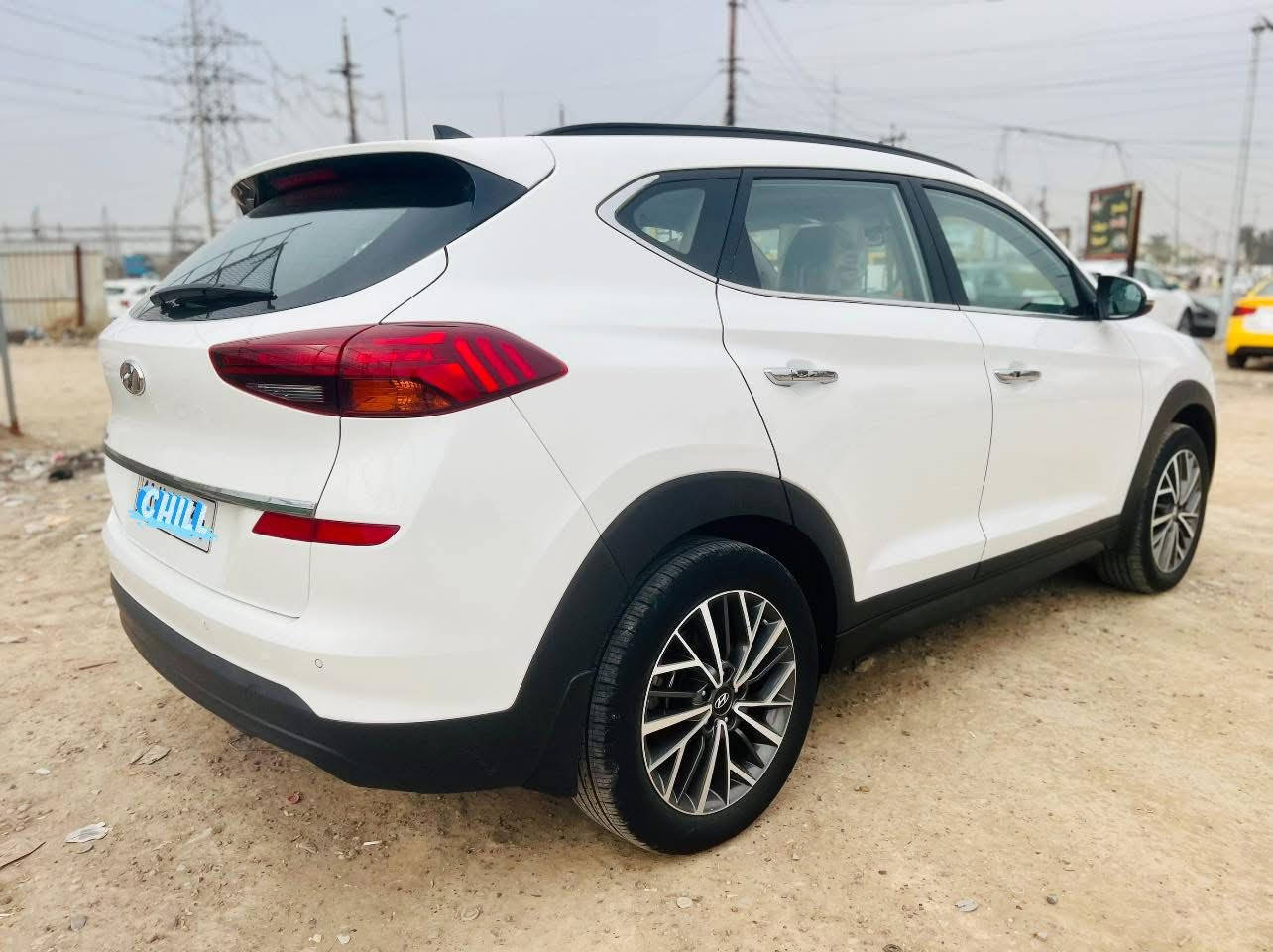 السلام عليكم
للبيع توسان 2020 رقم بغداد الجديد 
مكفوله كفاله عامه حتى الدعاميات
 بعدهي عل وضع شركه 
ماشية 65
فول موصفات  1/1 خليجي
بنروما .سايد بريك رجل
حساسات اماميه خلفيه 
لد نهاري .كراسي كهربائي .
كامره خلفيه دواره 
اشاير ب مري اريل انفكيشن 
تحكم ستيرن كروس سرعه
ترحيب عنده الاقتراب مري شفط
ويل كب حجم 19 شحن لا سلكي 
معروفه موصفات توسان 
مكان سياره بغداد 
السعر 215 وبيه مجال بسيط 
الاتصال .***********
