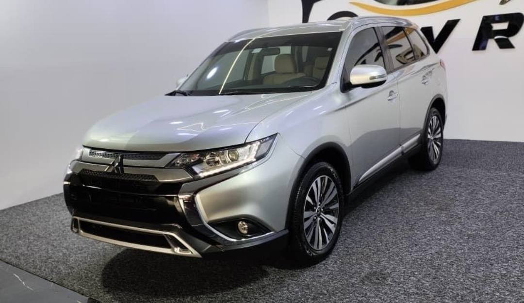 ميسبوشی ئاوتلەندەر ٢٠٢٣ یابانی ئەسڵ

١٧٠٠٠کم ڕۆشتووە 
مواسەفاتی خلیجی
٧ نەفەری 
دەبڵ ئەکسل
مەکینەی ٢.٥
نیو پارچە درگای دواوەی بۆیاخە بێ ناو گرتن
شوخت و ساردی نییە شوشەی
هەموو گیانی بەشەرت
ژمارەی کاتی نەشکاوە

 نرخی ١٦٦ وەرەقە
ژمارەی تەلەفون
***********
