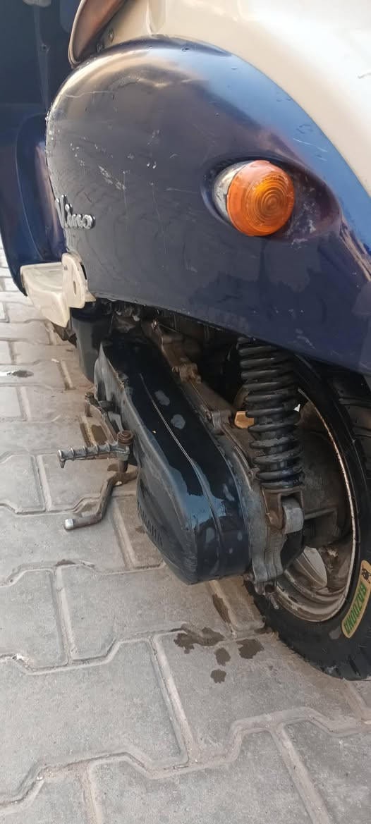 السلام عليكم دراجه كلاسك للبيع 
دراجه خير من الله كلها شغاله كهربائيات
حلوة وتجي تفحص وتشوفها اي نقص مابيها كلها جديد تايرات وكهربائيات كلهن شغالة مكاني بغداد 
السعر 250  
رقمي ***********
