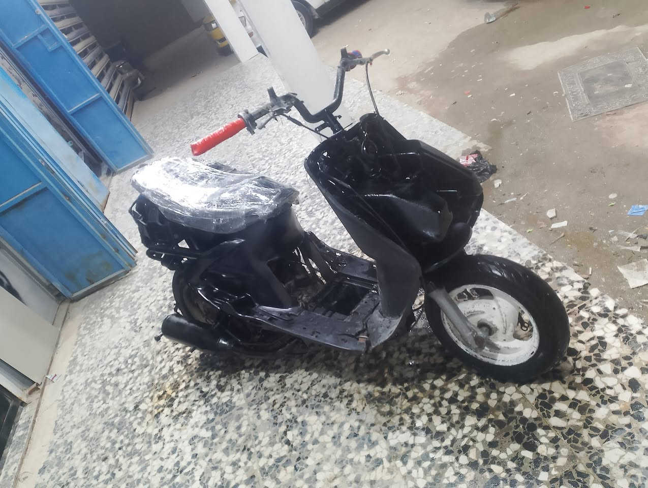 السلام عليكم دراجه فراشة مكينتها ناعمه حلوه بس كفرات عوزها تواير جدد مكاني البصره  الزبير السعر 160وشراي يدلل رقم الهاتف ***********
