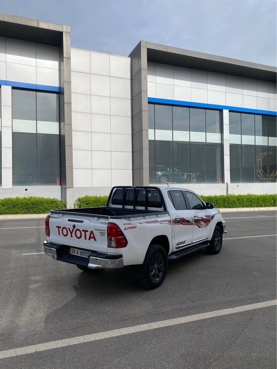 Toyota Hilux 2018
السيارة كلين تايتل شركة جيهان 
السيارة حيل حيل نظيفة بدون اي ملاحظة 
ماشية ٢٢٠ الف كيلومتر 
السعر مميز ٢٦٥$ ورقة و بيها مجال 
للمزيد من المعلومات اتصل على هذا الرقم 
كورك-واتساب 
(***********) سميل, دهوك
