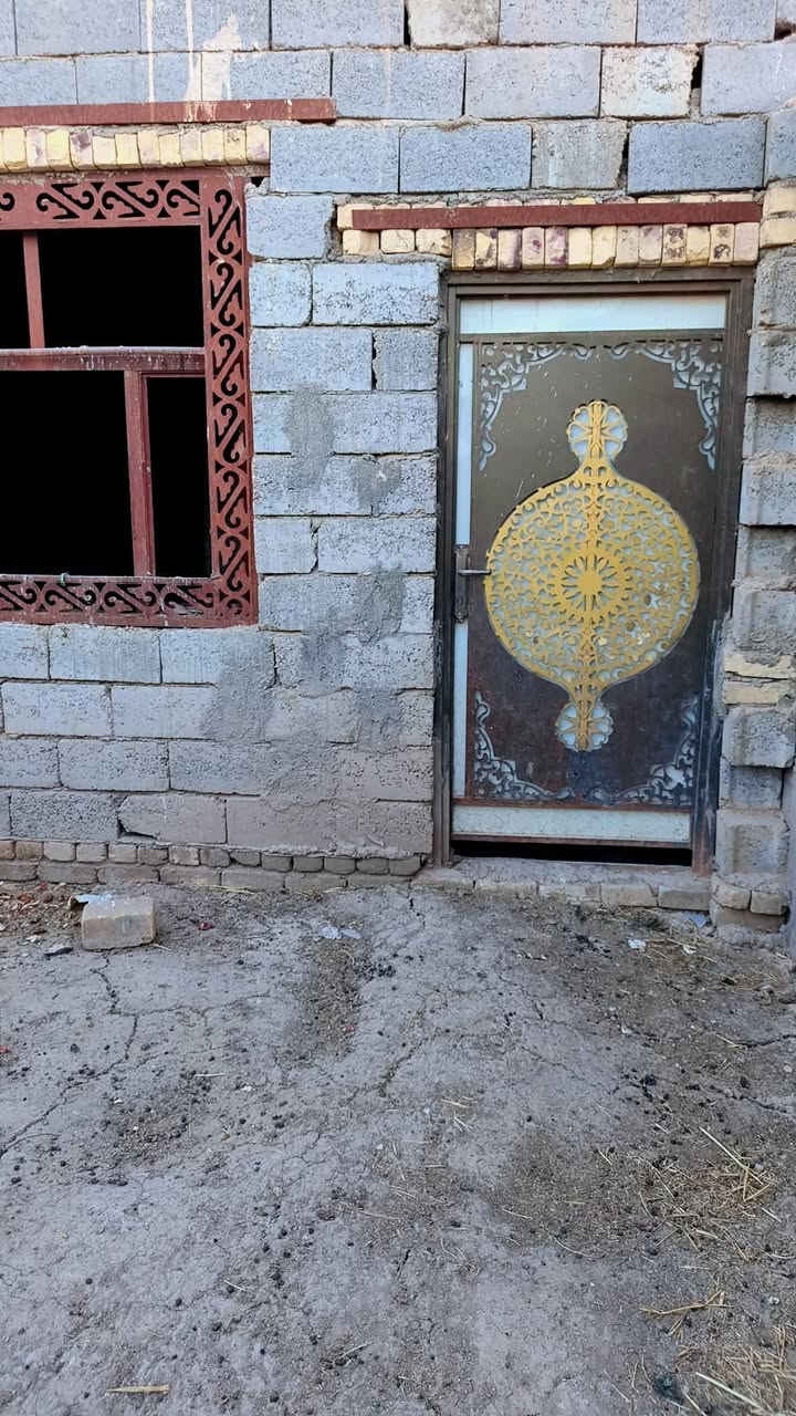 بيت مساحه 100 حي المهندسين خلف لمنتزه  وجه 5 ونزال 20 سعر 10 ملاين ‏‪***********‬‏
