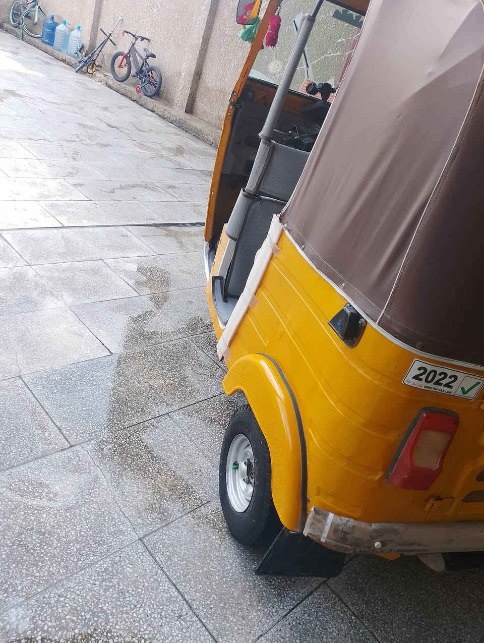 السلام عليكم شباب تك تك 2019 شهر 10 يوم 15
نضيفه ومعمره لا تنقيص ولا تبخير 
التك تك اوراق اصوليه قبل لترقيم اكفلها سرقه أو غرامه 
لايتات واشاير كلها شغاله ما ناقصها شي كبل لشارع 
السعر 4و700  
*********** اتصل وتدلل بي واتساب
