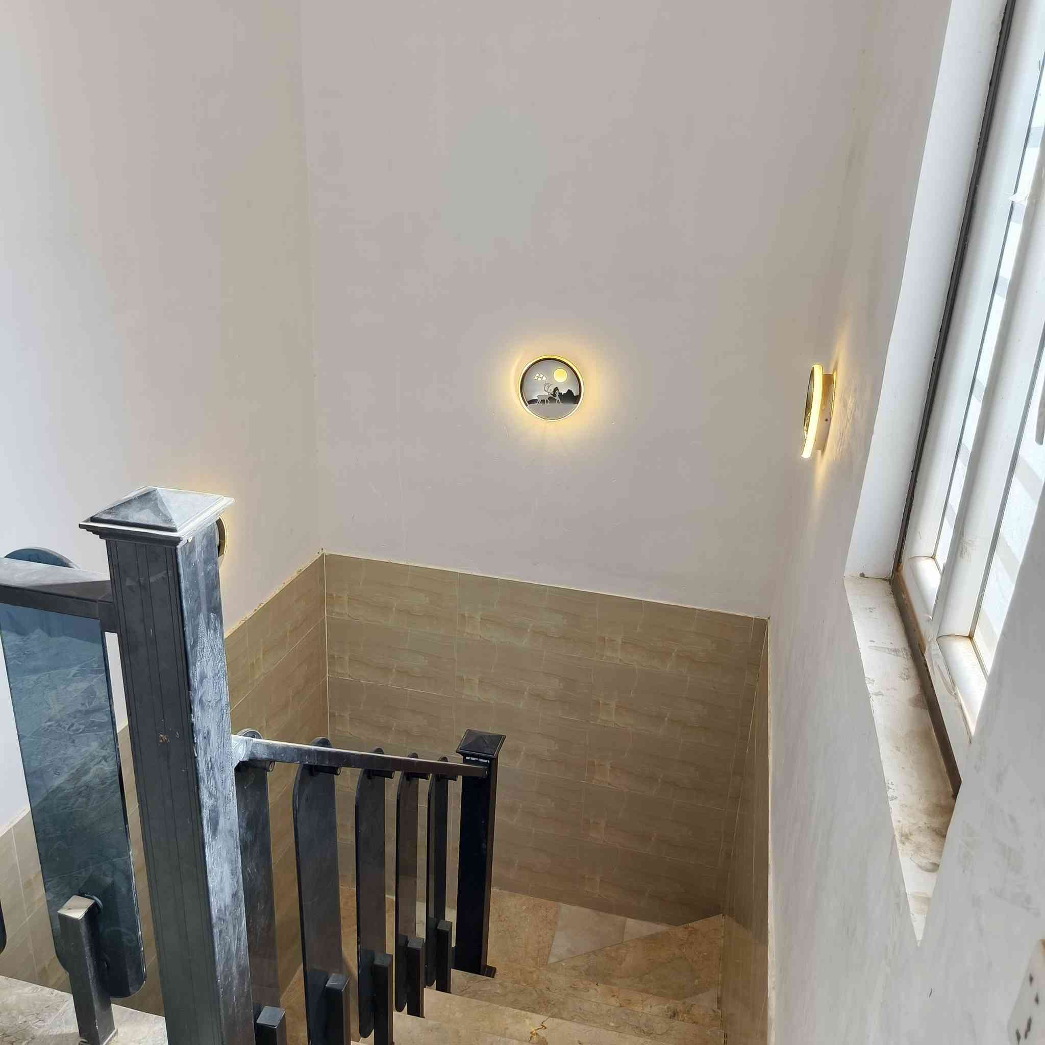 سلام عليكم دار للبيع مساحه 100م 
طابقين
 طابق 1
 ستقبال+مطبخ+غرفه+صالح+صحيات داخل و خارج + منور) 
( طابق 2
 غرفه سويت+ صطح خدمات كامله ماء ومجاري و تبليط باب لبيت مكان لبيت كربلاء بوبيات عامود 20 يبعد عن الأمام 1 ك  للاستفسار اتصال ***********
