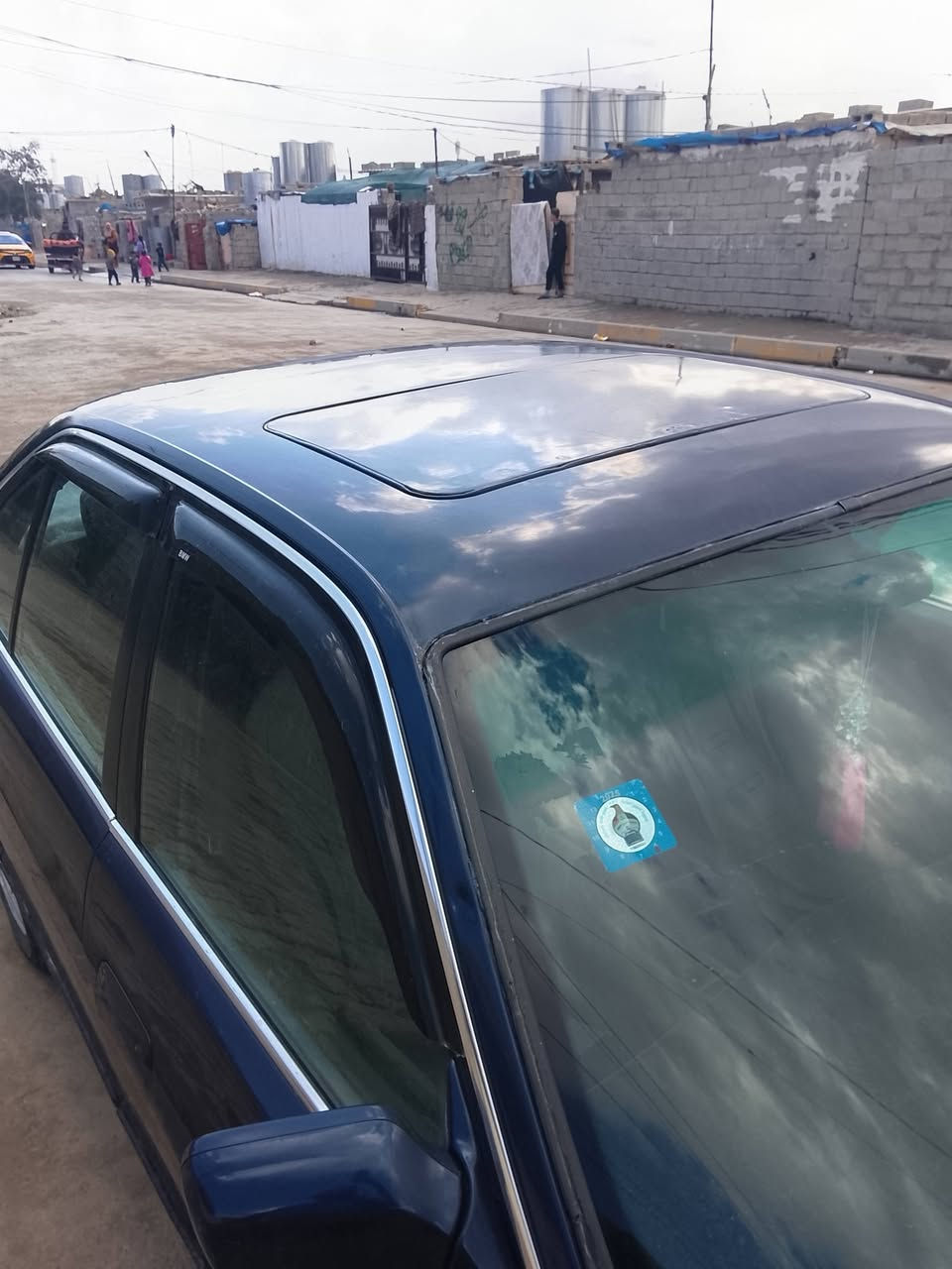 السلام عليكم سياره بي ام للبيع موديل 92 باسمي دفتر بنزين ثانويه 30 مكان كركوك واحد حزيران للاستفسار على هذا الرقم*********** السعر 45 وبها مجال
