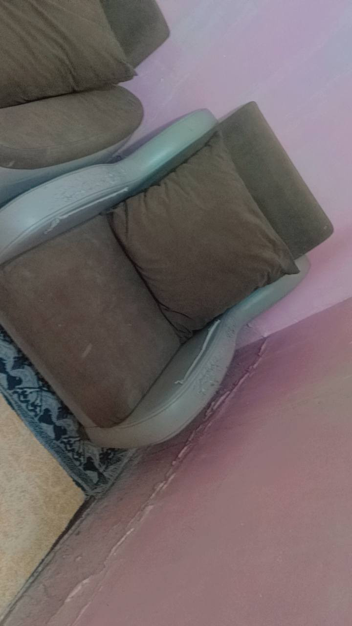 سلام عليكم مكلف بل نشر تخم تسكام  اثنين كراسي اثنين قنفات اصير جربيه اصير كرويته كله ت
يردونه 150 قفل ‏‪***********‬‏ بي وتساب صغط سبرنك شبر مانزل للبيعر كله تراب مو وصخ اتراب صير عليه
