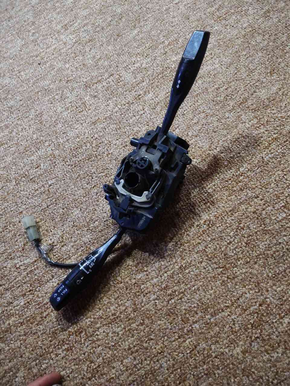 مشط اخوو الجديد لا يذب دهن ولاشي شرط الشد وتقتنع وتاخذه + دركه شوفت عينك + بداله اشاير نضيفه كلش وشغاله كلشي مابيه شرط ***********
