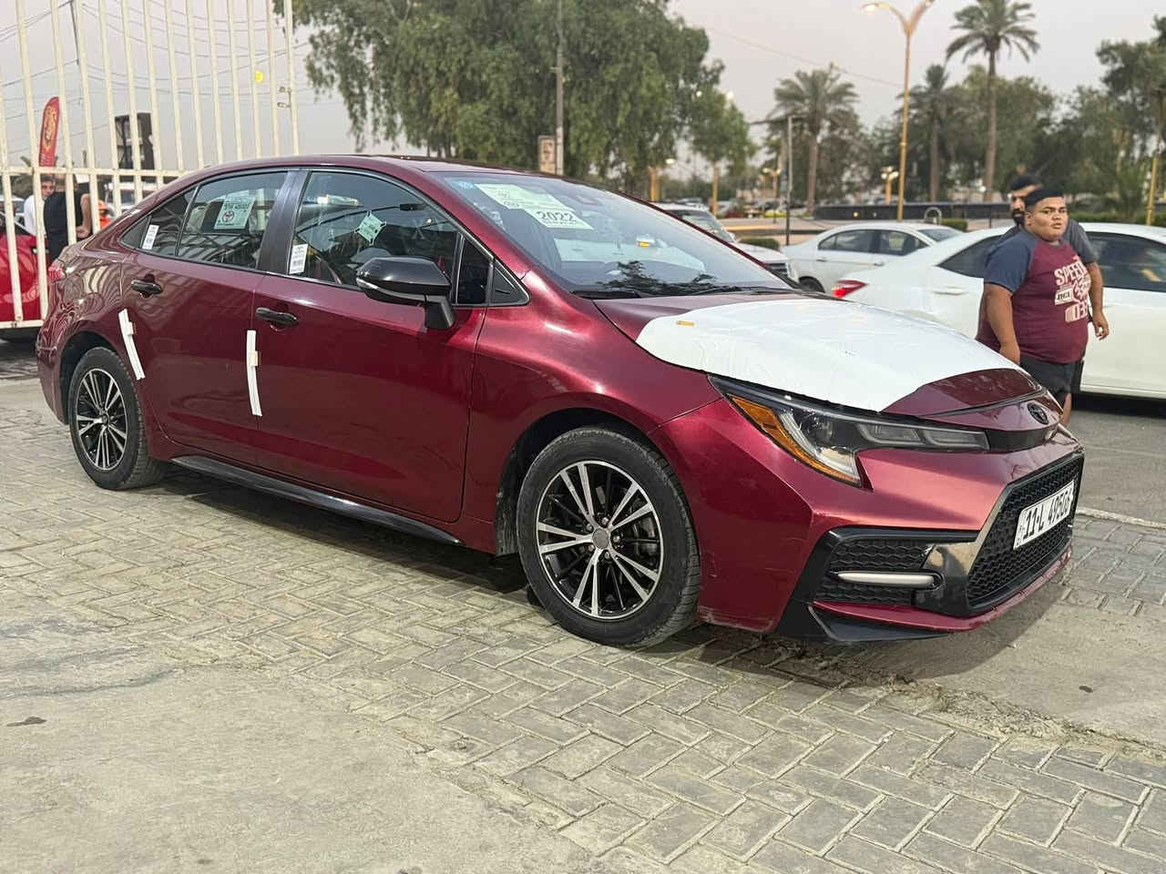 سلام عليكم      سعر ب126 وبيه مجال حك الجيه
تويوتا كورولا 2022 
نص فول  السياره جاهزه من كول النواحي 
الكير والمحرك كفاله من الفتح
الصدر والتبريد زيروووو
السياره مابيه نقص ابد ابد 
السياره باسمي تحويل ثاني يوم 
رقم وهزه وسنويه جديدات 
السياره حادثه جاملغ وبنيد صور الحادث بلمنشور بدون شواصي وبدون لغود كفاله 
السياره كامله مكمله حتى دوشمه ولايلون كشنات السياره SE نص فول السياره    
تخم تاير ويل كب جديد 
اشاير بلمرئ  دفيوزر خلفي اسود 
السياره كامله مكمله من كول النواحي 
وكفاله عدى قطعتين شرط السونار 
السياره لون مميز ♥️♥️ السياره مكانه بغداد الامين الثانيه وسعره ب126 وبيه مجال حك الجيه والعمله 
***********
