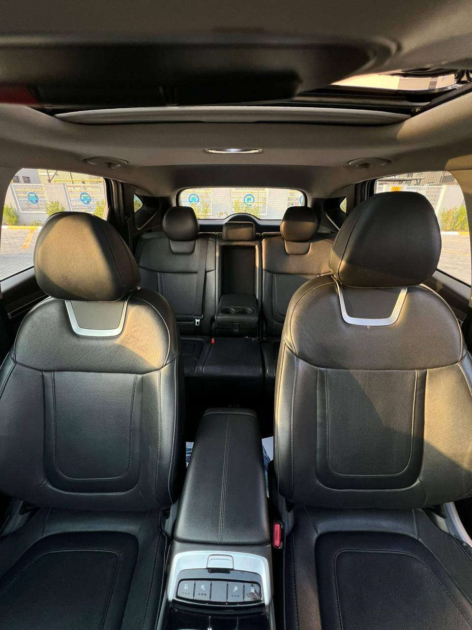 2022  HYUNDAI TUCSON..
هونداي / توسان /
فووول الفوووول 1 

                          
الموديل:-2022
فورويل4 ×4

.. المواصفات.. 👇
 شاشه دجيتل كبيره 
كيجات متغير الالوان 
تبريد  لمس
تحكمات ستيرن 
مثبت سرعه 
بصمه تشغيل + تشغيل عن بعد
حساس تجاوز  
رادارات اماميه وخلفيه +جانبيه
كامرات
4 انضمة قياده
هاند بريك بصمه
اوتو بارك 
تحديد مسار 
كراسي تدفئة وتبريد

بك لايت لد 
بانوراما
كراسي خزن ميموري 
صندوق كهرباء
وبعد اكو هواية مواصفات

السعر 190 ورقة وبيها مجال 

هاتف ☎️ ***********
