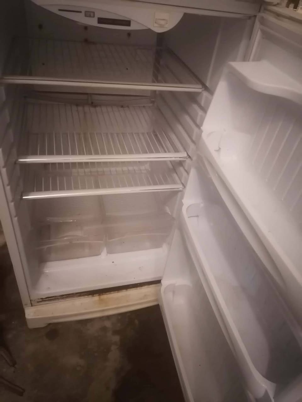 ثلاجة حجم 16 مابيها عطل ما داخلة تصليح تجميدها كلش زين ب150 بغداد البياع


**إذا كنت صاحب هذا الإعلان وتريد حذفه لأي سبب، رجاءا أرسل رسالة إلى الدعم الفني**