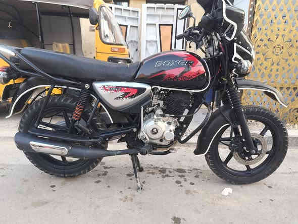 بعد اذن الادمن/بوكسر موديل 2023 مرقم بغداد بأسمي مشروع وطني تتحول جميع الاماكن فقط تفيلس كفاله عامه 
ماشيه 13 الف حقيقي/ زنون عالي وناصي يشك شك/
مصدات+واقيات+نشرات خلفيه ابيض واحمر دبل اشاره/
دراجه كامله مكمله (السعر 2500) وبيها مجال شي بسيط/
الرقم (***********) واتساب ورصيد موجود)
