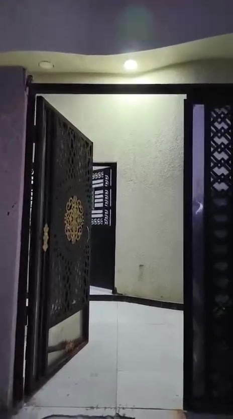 بيت للايجار الجزيره زين العابدين يحتوي علئ غرفتين استقبال صاله مطبخ حمامات طارمه الاجار350
للاستفسار : ***********

