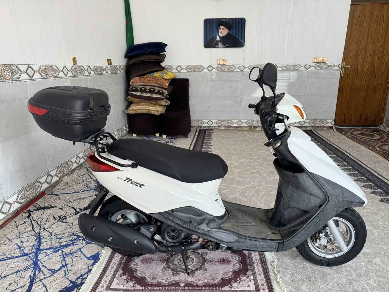 سلام عليكم اكزاز ياباني نوزل خطين دبل سويج دراجه رمبه جديده كفاله عامه مكاني بغداد شراي يتصل 
***********
