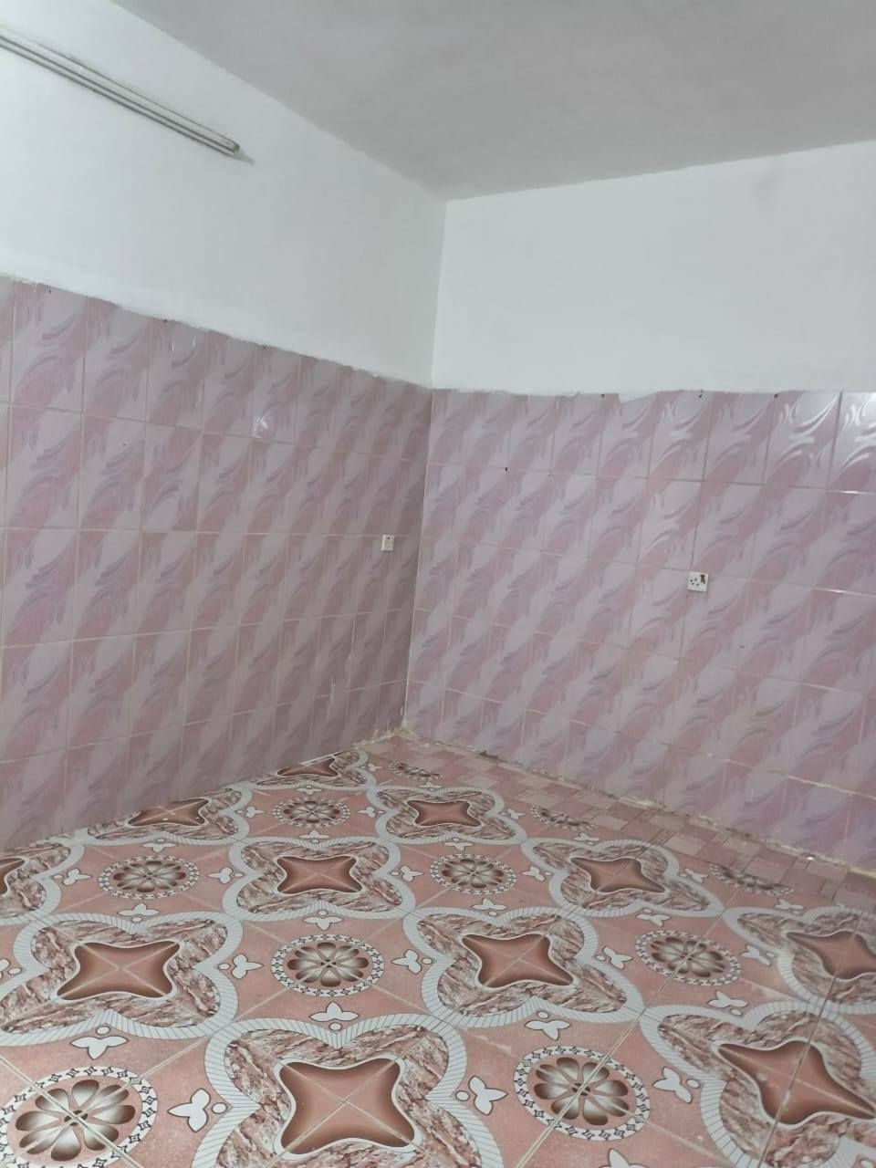 ⭕دار لليجار مساحه 100م //                                  الموقع الاسره قرب مول كركوك 
قريب من التجاري //السعر 250قفل


**إذا كنت صاحب هذا الإعلان وتريد حذفه لأي سبب، رجاءا أرسل رسالة إلى الدعم الفني**