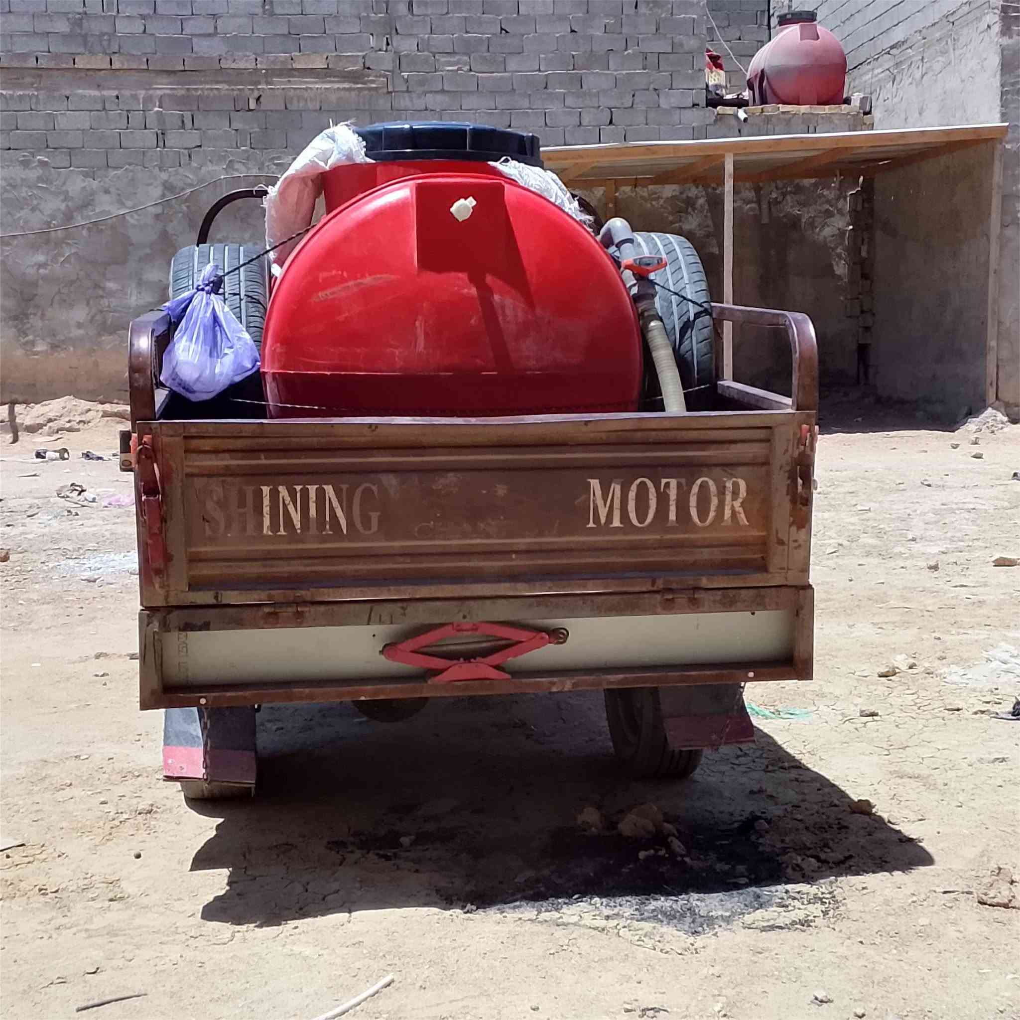سلام عليكم ستوته مديل ١٧ مكفواله ركبه وراق بسمي وياله صب مكاني كربلاء الحر سعر مليون ٣٥٠ وبيها مجال  ***********
