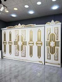 غرفة نوم • كنتور 2.40×3.20م • 6 أبواب