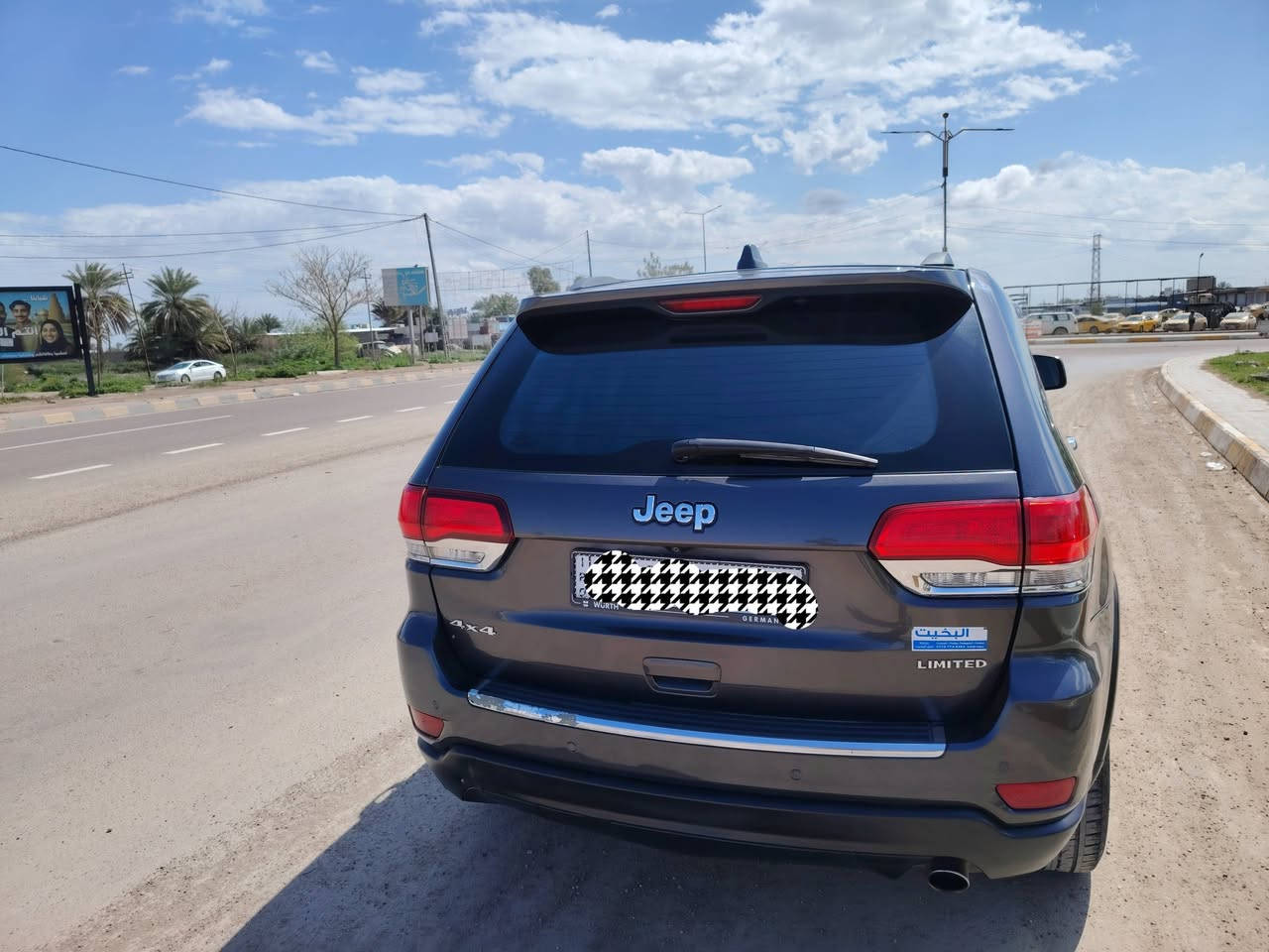 سلا عليكم
جيب لاريدو موديل ١٨
رقم بغداد دولي تحويل ثاني يوم
صدر أمامي خلفي جديد
ترايه ناعم حيل
كير ومحرك  خير من الله
تبريد قطعتين
6 سلندر
اناره مخفيه داخل البوب
مودات قيادة
حساسات أمامي خلفي
كامرة خلفي
فول تحكم بشاشه
كشنات جلد-كهرباء
كشنات تدفئة
استيرن تدفئة
جنطة كهرباء وشفط
هزه جديده
اربع بصمات السيارة
 حادثه بصور
وبيه قطع صبغ ابيع احزام بدون
داواخل لغد شاصي مكفول 
العنوان صلاح الدين الدجيل
الاستفسار الاتصال على الرقم ***********
