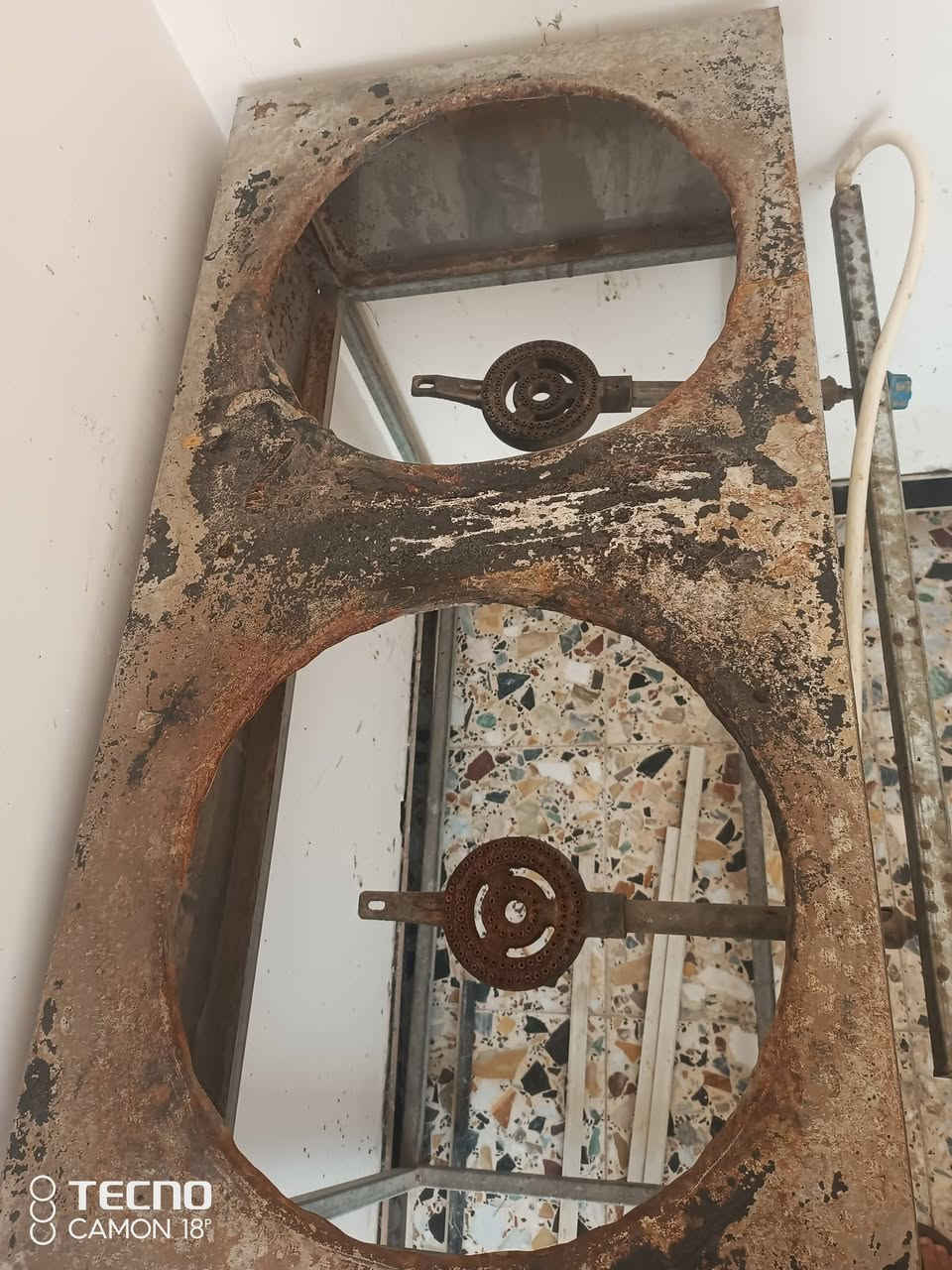 السلام عليكم غراض مطعم فلافل للبيع ***********
