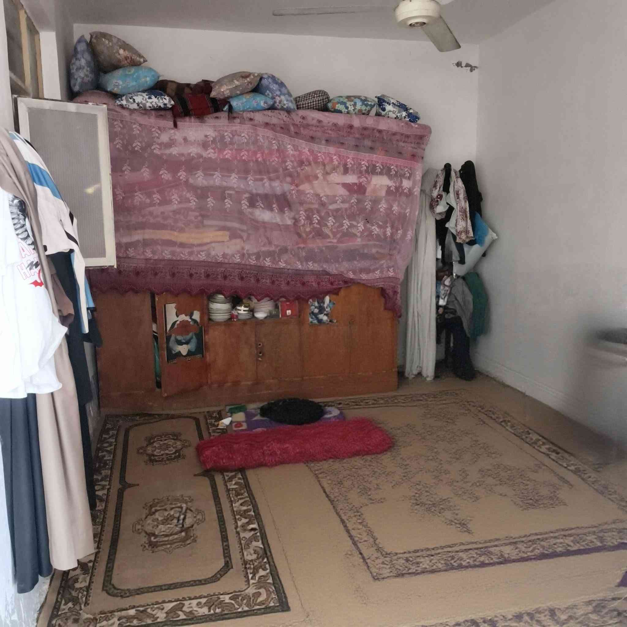 بيت للبيع بغداد النهروان خلف اسواق المدينة
المساحة 250متر غرفتين واستقبال وصاله ومطبخ.
للأستفسار ***********
