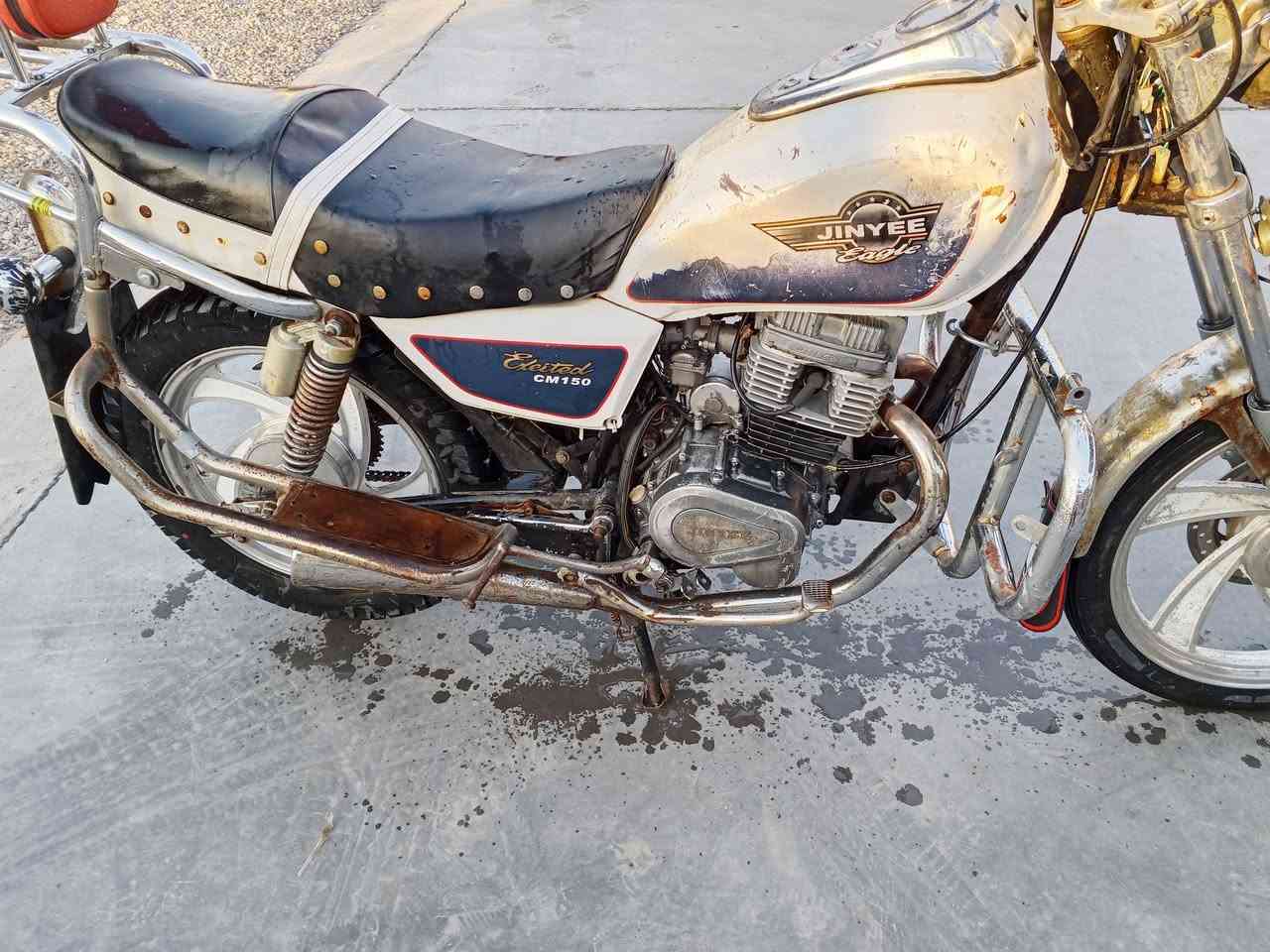 سلام عليكم دراجه جني موديل 2015 اوراق كامله اي نقص مابيها دراجه حلوة مكان تقاطع جيزاني السعر 400وبيها مجال ***********
