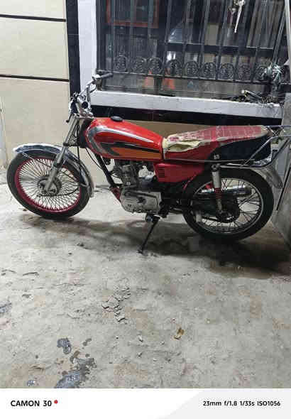 سلام وعليكم دراجه ايرانيه للبيع اربعه كير موديل 2022 دراجه حلوه شلعه معدل السعر  400 وبيع مجال ولا اكو مراوس ب خمسه كير مكان بغداد زعفرانيه ***********
