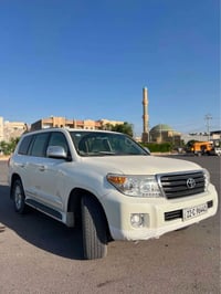 لاندكروز GX V6 • ٢٠١٤ • ٢٠٠٠٠٠ كم