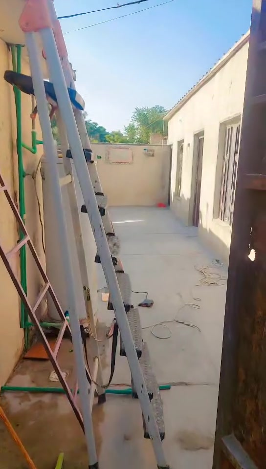 السلام عليكم
بيت ١٠٠ متر
بحي طارق ١١٠ شارع السدة 
للبيع 
السعر ١٥ مليون
***********
