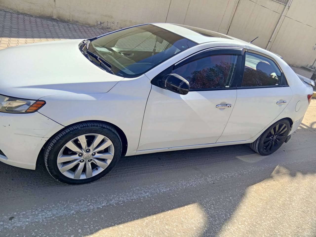 السلام عليكم سيراتو للبيع2011 فول مواصفات سياره جاهزه رقم اربيل تريد وكاله تريد تحويل بيه قطعتين فقط مكينه جديده قبل شهرين شاديه مكينه 1600 مكلف بلنشر مكلف بلنشر هاذه رقم صاحب السياره *********** مامتواجد عله النت اتصل أو بيك خير ودلل السعر 95 أو بيه مجال قليل
