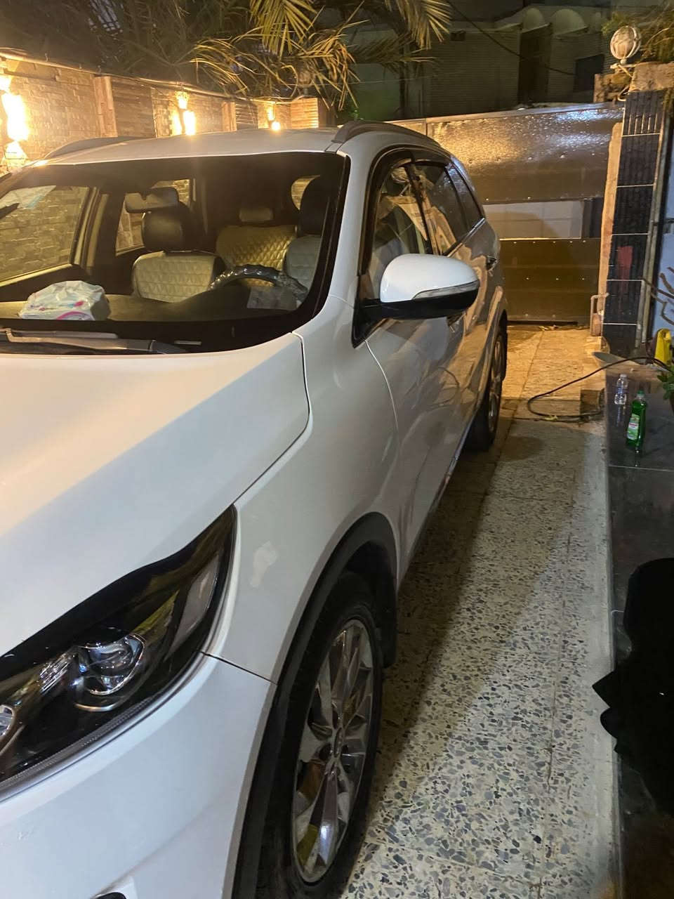 السلام عليكم 
سيارة نوع سورنتو خليجي موديل 2020 رقم بغداد بأسمي 
فول موصفات عده البنراما سياره 6 اسلندر سبعة راكب 3 قطع تبريد مري شفط جنطه كهربائي  كامرة حساسات  شاشة كبيرة كشنات جلد شحن واير ليس السياره كفالة عامة من ضربة وصبغ وتبديل 
السيارة جديدة ماشية 108
كير مكينه حداديو تبريد كفالة عامة 
العنوان محافظة واسط
رقم الهاتف  ***********
