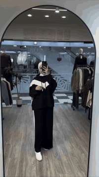 تكرار تكرار تكرار تكرار تكرار 
طقم رياضي انيق كوالتي عالي 

قياس 48/46/44/42:40/38/
خدمة توصيل لجميع محافضات العراق 5الف
للحجز والاستفسار مراسلة الصفحه خاص رجاء او واتساب ***********
