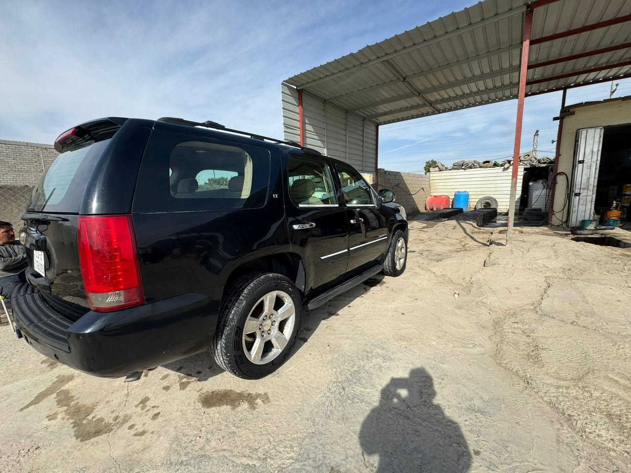 سلام عليكم تاهو موديل 2009 ادوات كفاله عامه كير محرك حداديه تبريد تاير كله جديده العنوان ناصريه المركز بيع فقط السعر 90 بيه مجال***********
