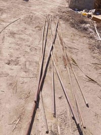 للبيع شفت حديد ثقيل درجه اوله الطول 5متر سعر الواحد 20 وبيه مجال العدد...