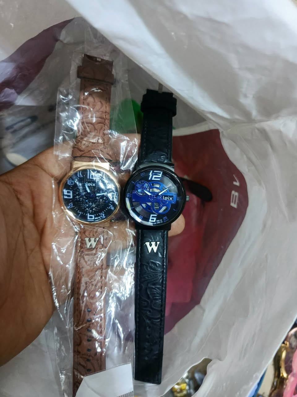 شلعة ساعات تجار بيهن شغال وببهن باتري خلصان ١٠٠ قطعة موديلات هواي مشكل السعر ٢٠٠ ألف
يوجد توصيل جميع المحافظات


**إذا كنت صاحب هذا الإعلان وتريد حذفه لأي سبب، رجاءا أرسل رسالة إلى الدعم الفني**