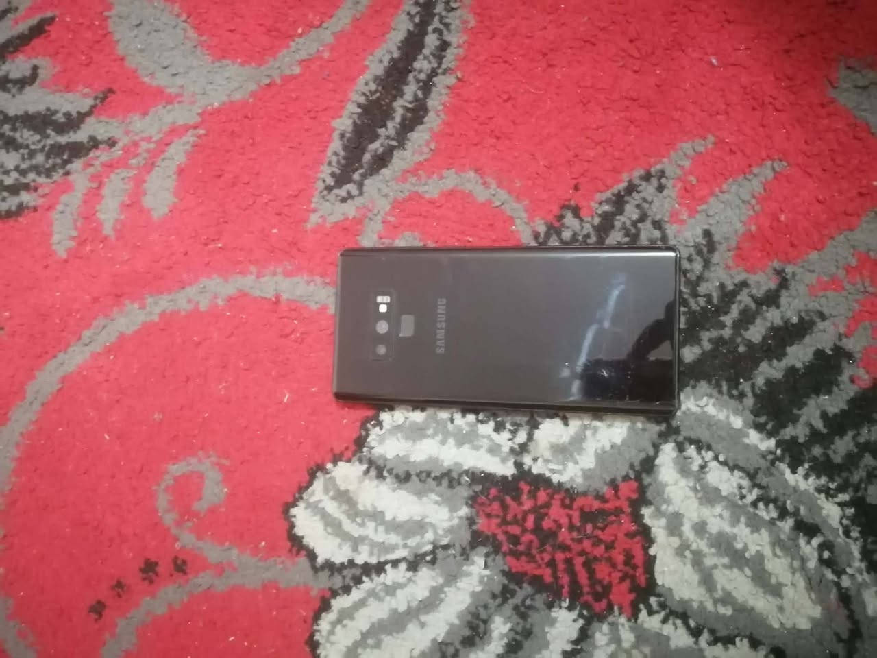 سلام عليكم عدي مبايل لبيع Galaxy Note9 جهاز شغال كاشي ما بي بس الشاشه شويه بيهه كسر ذاكرته 256مكان نجف حولي شارع 30الثاني ***********بي واساب سعره خاص
