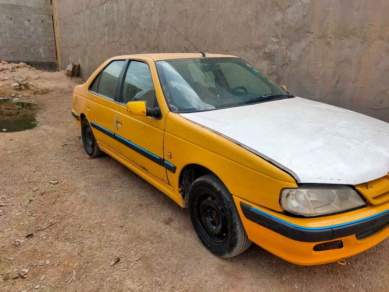 بيجو بارص 2011 رقم صدامي بصره هيئه وغرامات ع المشتري محرك وكير مكفولات حداديه 60% كهربائيات كلها شغاله العنوان بصره ياسين خريبط السعر 15 للاستفسار ***********
