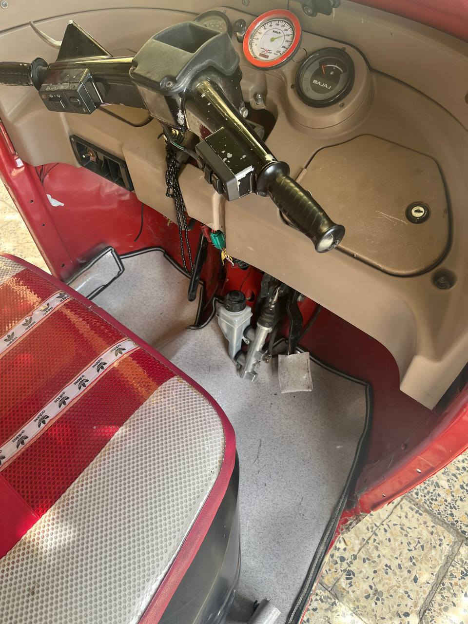 تكتك موديل 2019 رقم وسنويه تحويل مباشر معمر بس دوس مكينه خير من الله تخم تاير كبات  كاعيات جدد سعر 5.700 وبيها مجال للشراي المكان بغداد البياع شراي يتصل بل رقم ‏‪***********‬‏
