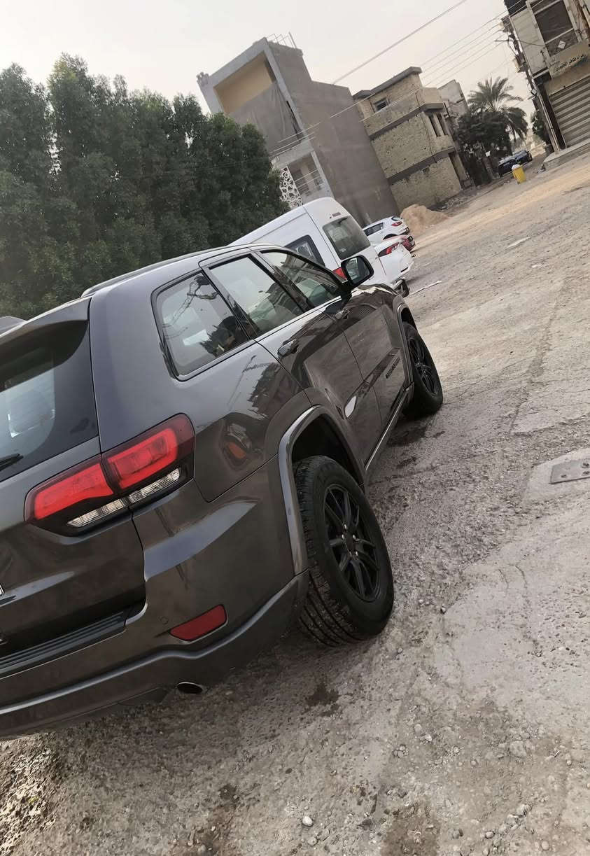 جيب لاريدو بلاك توب فول موديل 2019 رقم بغداد تحويل مباشر حادثه جاملغ وبنيد صبغ والباقي مكفول سعره 190  لستفسار اتصال***********
