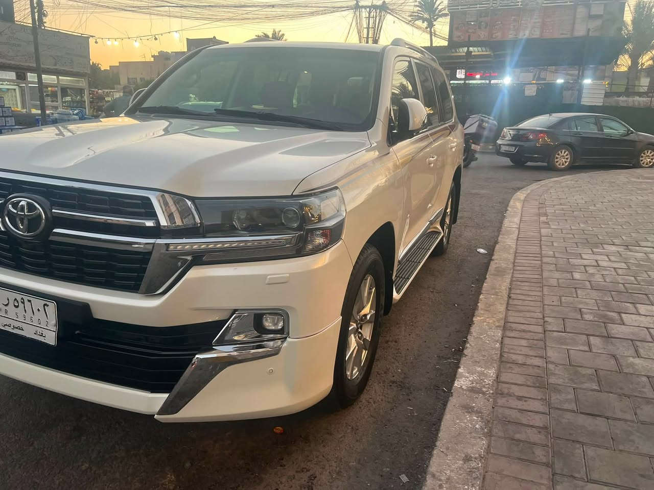 لاندكروز 2017 Gxr
السياره كفاله عامه 
ماشيه 170 الف 
رقم بغداد مكان السياره بغداد 
السعر 420$ وبي مجال 
الاستفسار ***********
