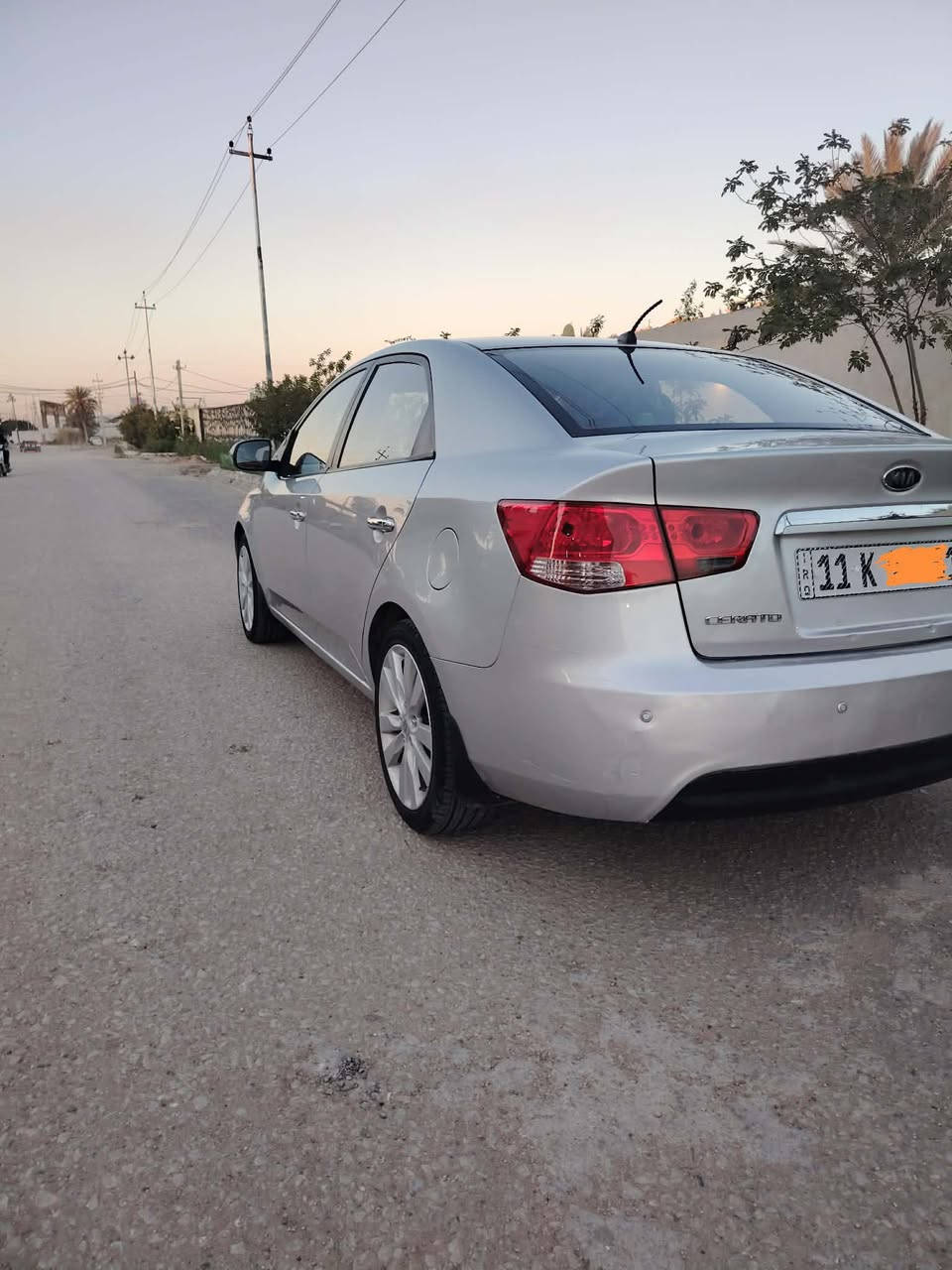 سلام عليكم مرخصت لادمن سيراتو 2012  رقم بغداد دولي بسمي خليجي مكفوله من الصبغ بيه بارد الباب الوره السايق مكينه 1600 مامفتوحه تخم تاير باتري جديد السياره ماشيه 157 
السعر 103 
مكان سياره بابل قرب تقاطع السده 

***********
