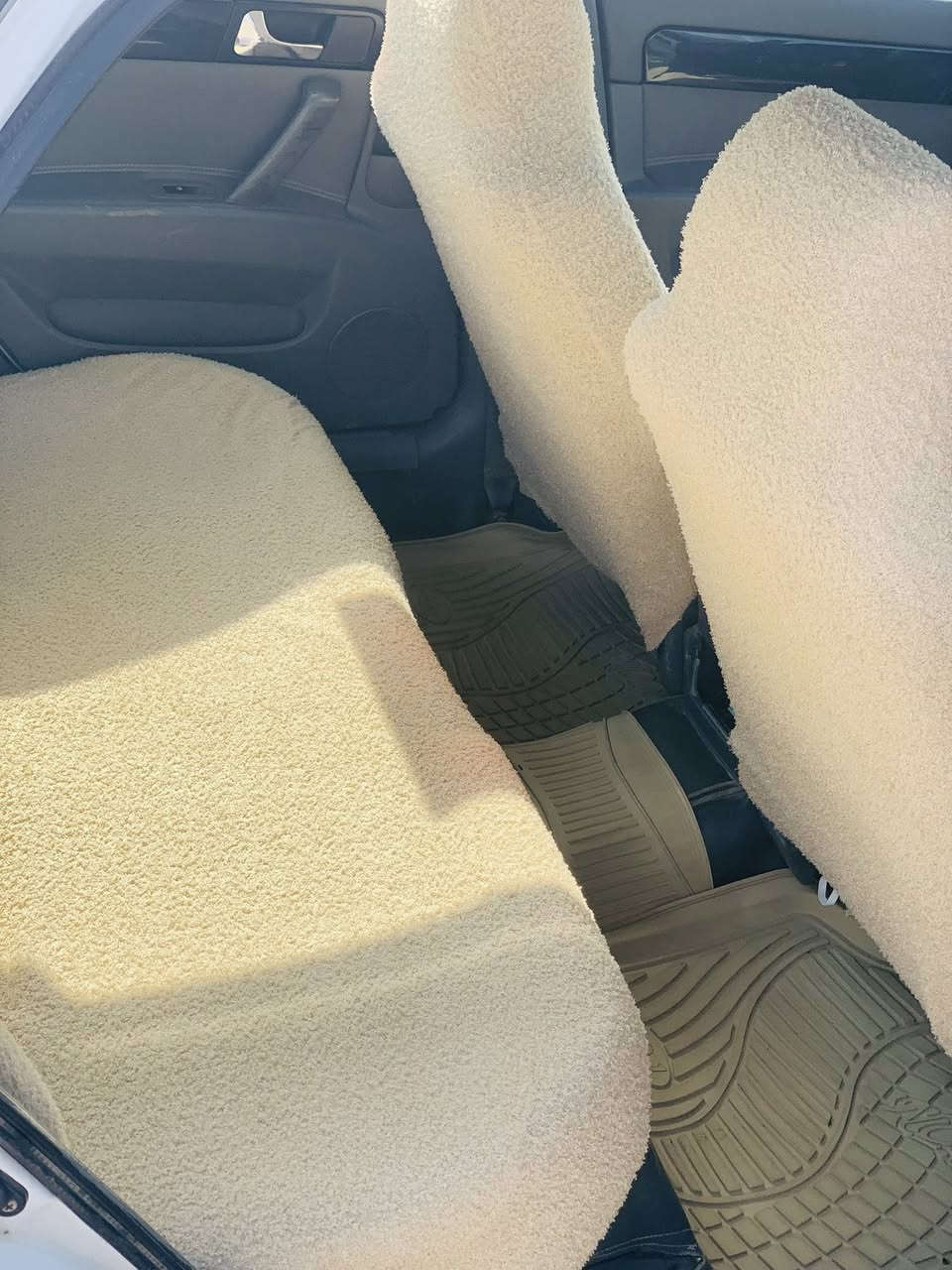 يالله سلام عليكم وبتره مديل ٢٠١١ بسمي سنويه جديه سياره جملاقات أمام صبق وداير مال مداكر خلفي صبق بس ول باقي كفاله من ضربه وتبديل مكينه وكير جديد. حداديه حلوه سعر ٧٥ هاتف ***********
