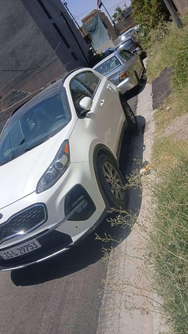 سبورتج ٢٢تحويل مباشر سياره فول ماشيه ٨٥ ماعدا صندوك كهرباء امريكيا حادثه بس دعاميه داخل اسود بيه كم طخه مو بلحديد وشويه بارد على كد شبر الباقي مكفول سعره ١٩٠ *********** بغداد الشعب
